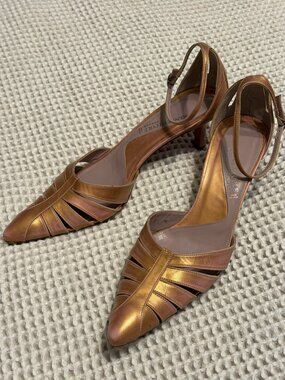 Vintage Kenneth Cole Metallic Rose Gold Leather Kitten Heels Size 8